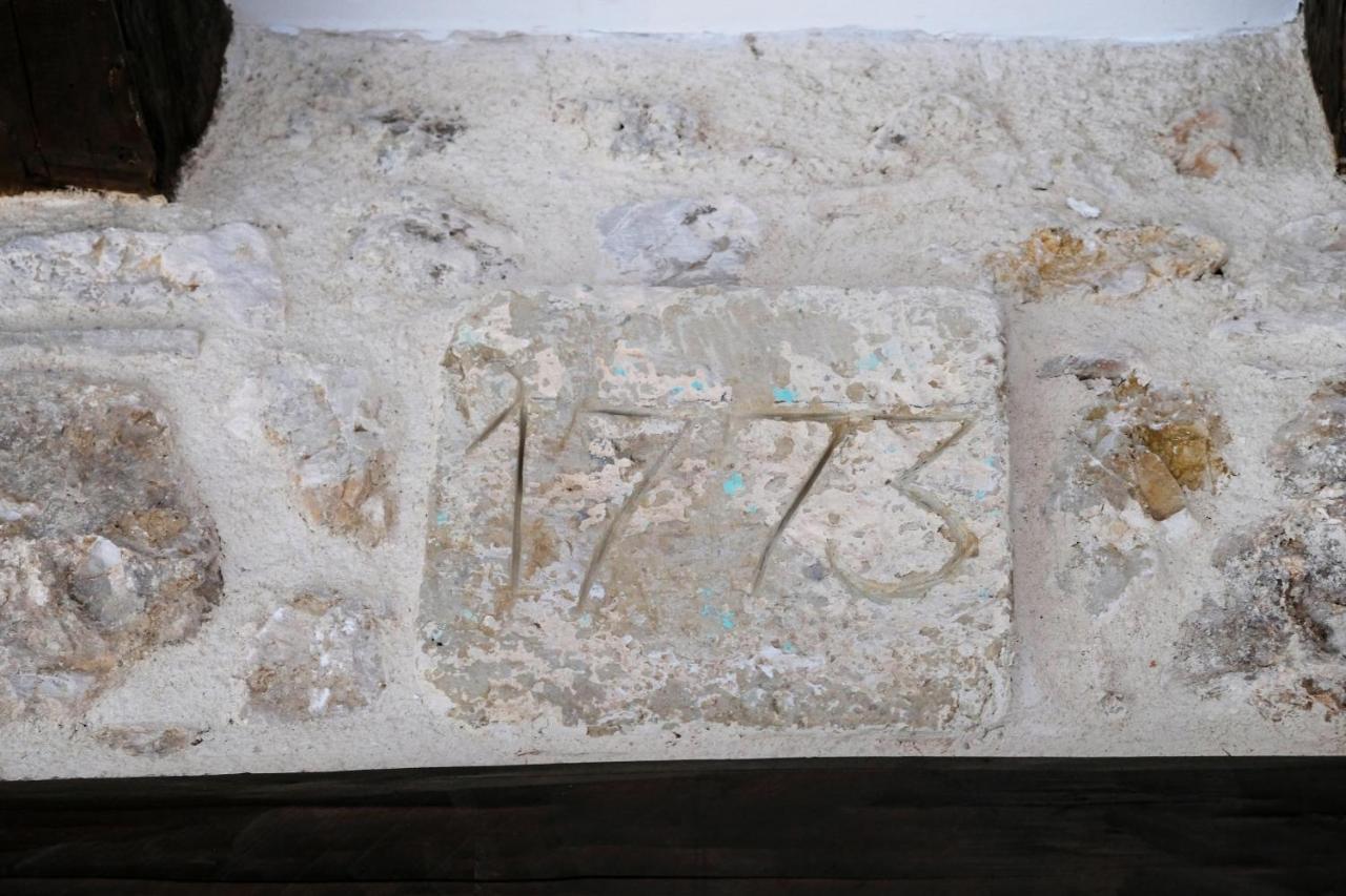 Vilă Nikolas Est 1773 *